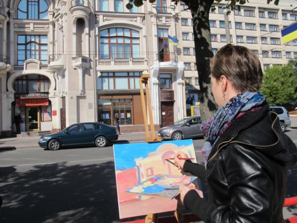 Новина Кропивницькі художники зобразили на своїх картинах художній музей Ранкове місто. Кропивницький