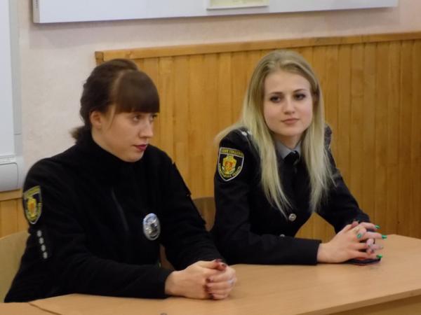 Новина На Кіровоградщині поліцейські розповідали школярам про їхні права Ранкове місто. Кропивницький