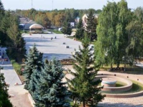 Новина Центр Новомиргорода оновився на День Незалежності (ФОТО) Ранкове місто. Кропивницький