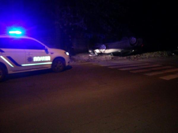 Новина У Кропивницькому сьогодні вночі перевернулося легкове авто (ФОТО) Ранкове місто. Кропивницький