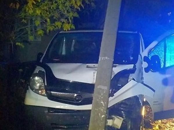 Новина Учора ввечері на вулиці Куроп’ятникова водій Opel vivaro врізався у стовб Ранкове місто. Кропивницький