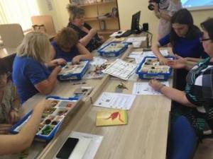 Новина Відтепер у кропивницькій гімназії вчителі використовуватимуть LEGO education Ранкове місто. Кропивницький