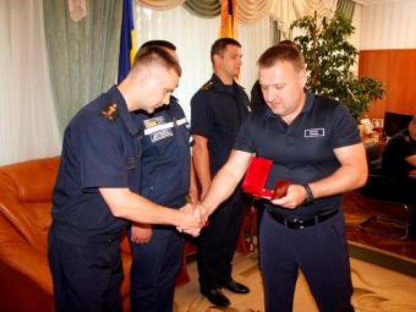 Новина Віталій Миронюк вручив звання та нагороди рятувальникам Ранкове місто. Кропивницький