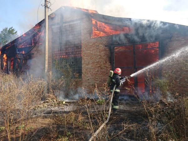 Новина Вогнеборці Кіровоградщини загасили сім пожеж у приватних домоволодіннях Ранкове місто. Кропивницький