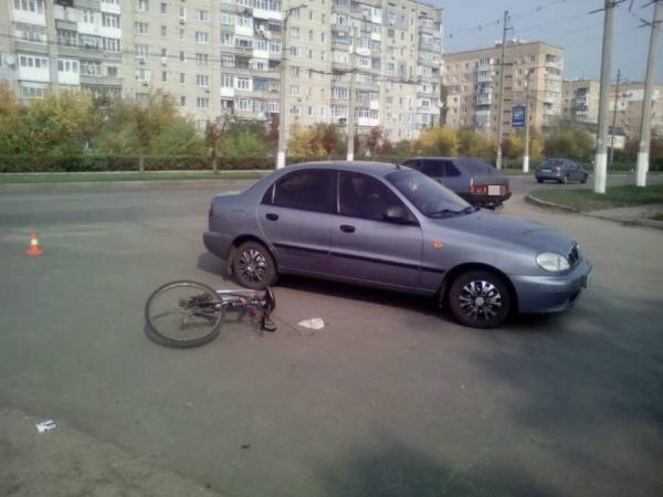 Новина Сьогодні на вулиці Героїв України іномарка збила дідуся на велосипеді Ранкове місто. Кропивницький