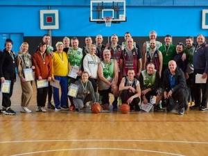 Новина У Кропивницькому змагалися ветерани баскетболу Ранкове місто. Кропивницький
