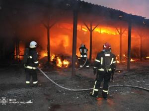 Новина Кропивницький: рятувальники загасили пожежу нежитлової будівлі Ранкове місто. Кропивницький
