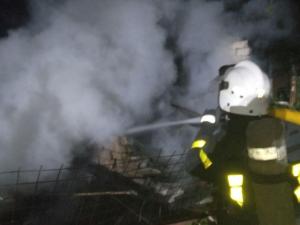 Новина Кіровоградська область: рятувальники приборкали пожежу гаражу Ранкове місто. Кропивницький