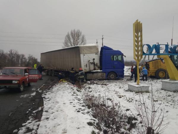 Новина Дві вантажівки забуксували на трасах Кіровоградщини Ранкове місто. Кропивницький