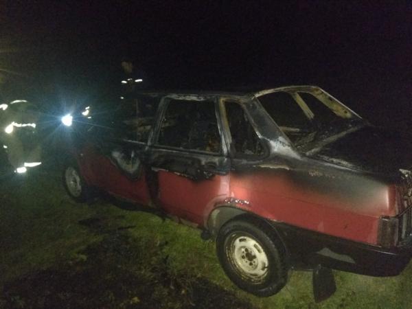 Новина На Кіровоградщині згоріла стара автівка Ранкове місто. Кропивницький