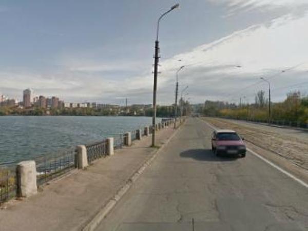 Новина В центре Донецка мост хотели растащить на металлолом Ранкове місто. Кропивницький