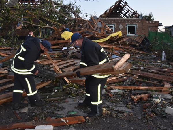 Новина Скільки будинків постраждало під час буревію у Кропивницькому? (ВІДЕО) Ранкове місто. Кропивницький