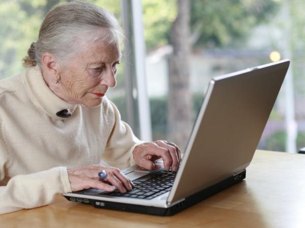 Новина У Кропивницькому пенсіонерів безкоштовно навчають комп’ютерній грамотності (ВІДЕО) Ранкове місто. Кропивницький