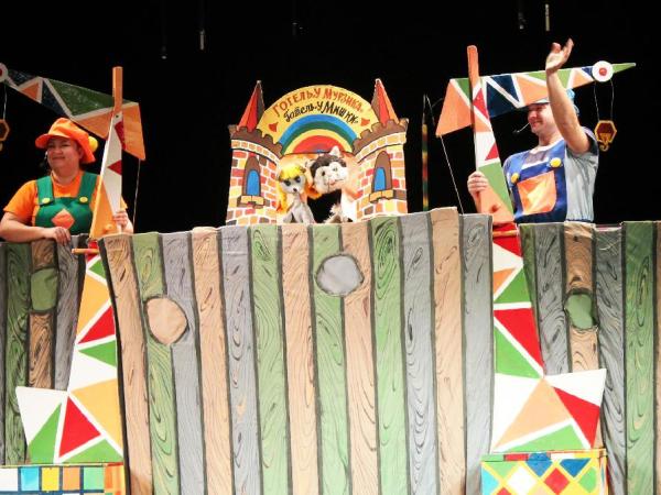 Новина Кропивницький: Ляльковий театр запрошує малят на виставу «Готель «У Мурзика» Ранкове місто. Кропивницький
