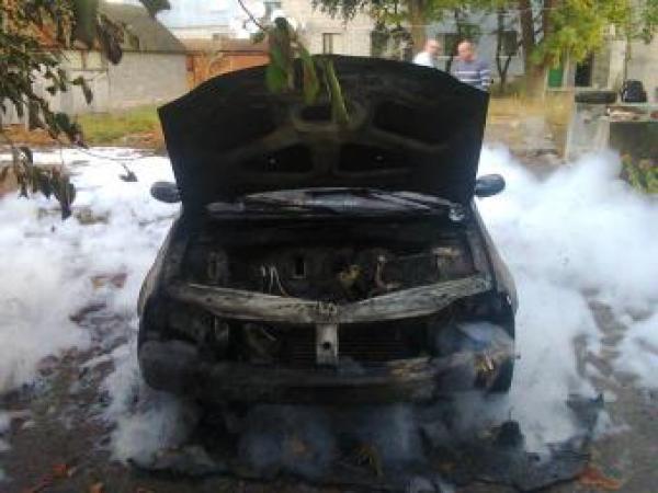 Новина У Помічній ліквідовано пожежу автомобіля Renault Ранкове місто. Кропивницький