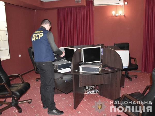 Новина Кіровоградщина: Поліція оперативно закрила чотири гральні заклади Ранкове місто. Кропивницький