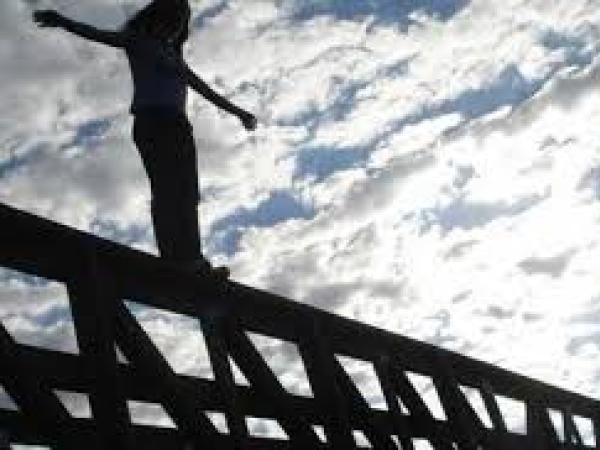 Новина Кропивницький: На Ковалівському мосту дівчина ледь не вчинила самогубство (ВІДЕО) Ранкове місто. Кропивницький