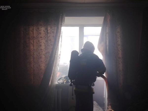 Новина Кіровоградщина: У Новомиргороді у п’ятиповерхівці зайнявся балкон Ранкове місто. Кропивницький