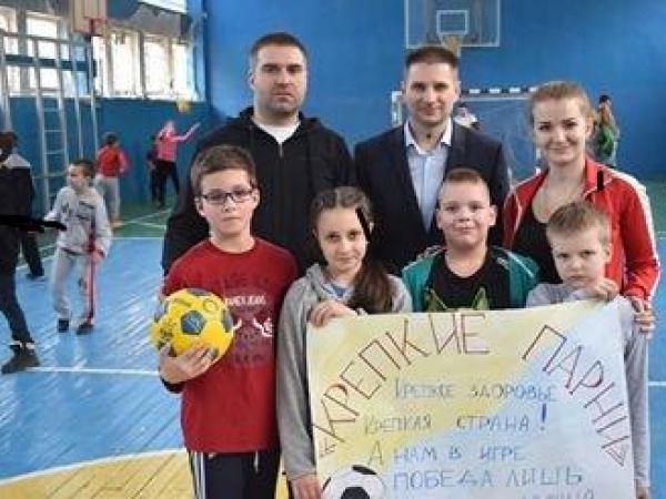 Новина В Кіровограді відбулися змагання «Мама, тато, я – спортивна сім’я». Ранкове місто. Кропивницький