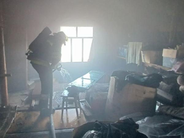 Новина Кропивницькі рятувальники врятували 75-річну жінку, в квартирі якої зайнявся балкон Ранкове місто. Кропивницький