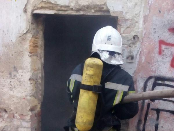 Новина Кіровоградщина: У Знам’янці сталася пожежа покинутої будівлі Ранкове місто. Кропивницький