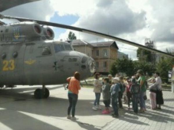 Новина Відчути себе вертолітником: олександрійські школярі відвідали військову частину Ранкове місто. Кропивницький