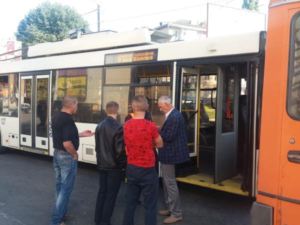Новина Кропивницький: Біля «Плазми» сталася ДТП за участі тролейбуса Ранкове місто. Кропивницький