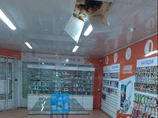 Новина Кіровоградщина: Поліція врятувала магазин з гаджетами від крадіжки Ранкове місто. Кропивницький