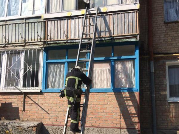 Новина На вулиці Комарова рятувальники відчинили для медиків двері хворої жінки Ранкове місто. Кропивницький