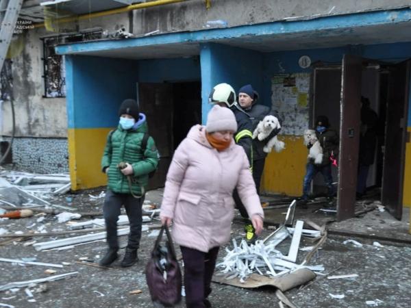 Новина Кропивницький: Під час вибуху пошкодило перегородку між двома квартирами (ФОТО) Ранкове місто. Кропивницький