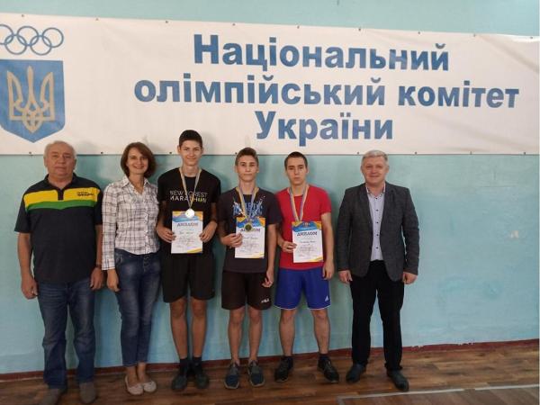 Новина Кропивницький: Тенісисти третьої школи здобули медалі на чемпіонаті міста Ранкове місто. Кропивницький