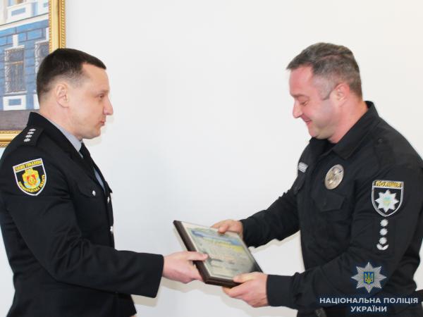Новина На Кіровоградщині нагородили поліцейських, які розшукали загубленого хлопчика Ранкове місто. Кропивницький