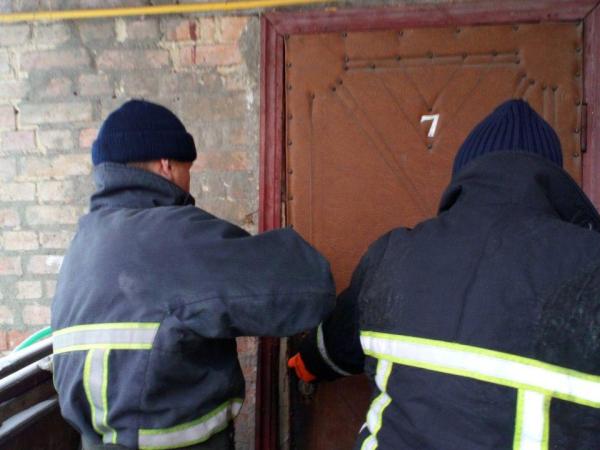 Новина Пожежники врятували старенького пенсіонера, який опинився у пастці Ранкове місто. Кропивницький