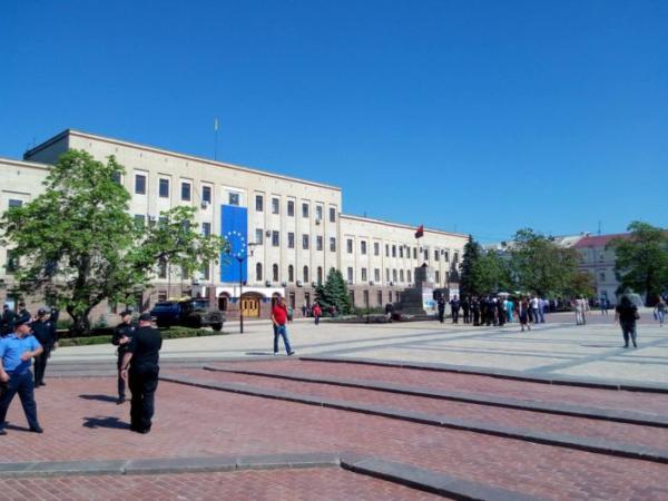 Новина У Кропивницькому мають розробити проєкт ремонту площі Героїв Майдану Ранкове місто. Кропивницький