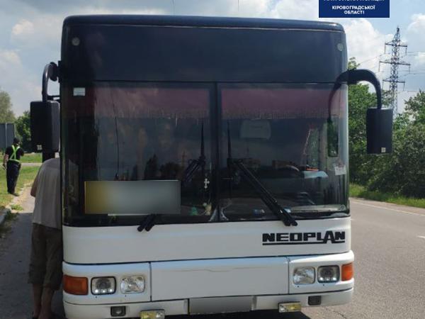 Новина На Кіровоградщині патрульні затримали автобус Neoplan з підробленим vin-кодом Ранкове місто. Кропивницький