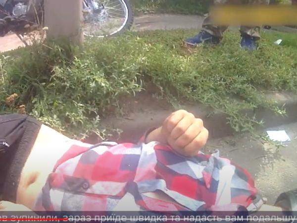 Новина Кропивницький: На Левитського п’яний мотоцикліст потрапив у аварію (ВІДЕО) Ранкове місто. Кропивницький
