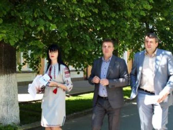 Новина Команда юстиції провела у центрі Кропивницького правовий флешмоб Ранкове місто. Кропивницький