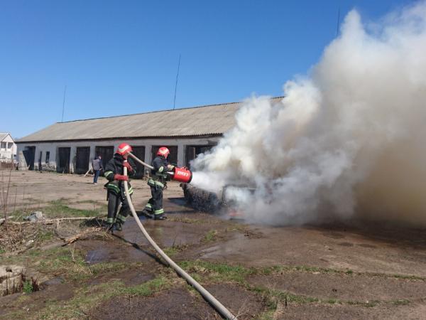 Новина На Кіровоградщині загорілися два автомобілі Ранкове місто. Кропивницький