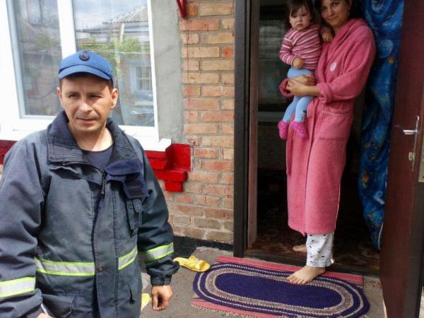 Новина Кропивницький: Рятувальники допомогли відчинити двері будинку, де зачинився малюк Ранкове місто. Кропивницький
