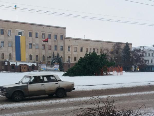 Новина У центрі Кропивницького впала новорічна красуня Ранкове місто. Кропивницький