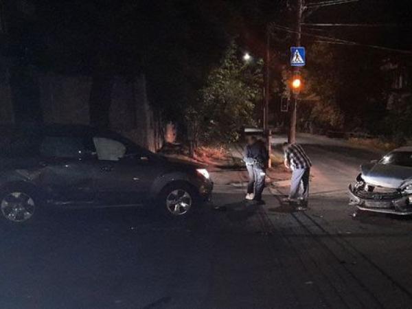 Новина У Кропивницькому біля 14-ї школи сталася аварія (ФОТО) Ранкове місто. Кропивницький