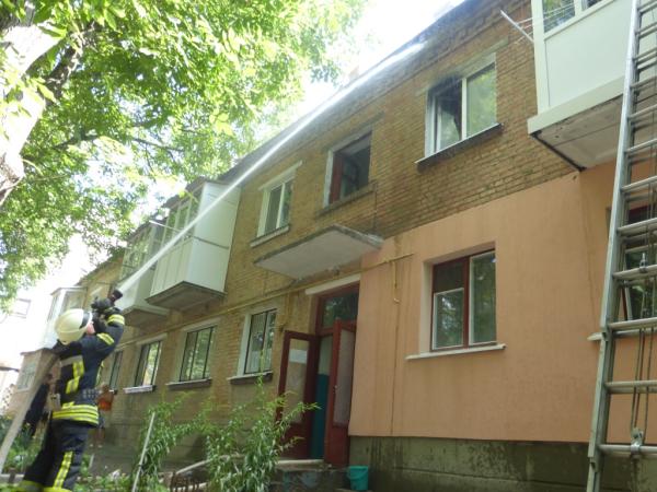 Новина У Кропивницькому вогнеборці загасили пожежу у квартирі Ранкове місто. Кропивницький