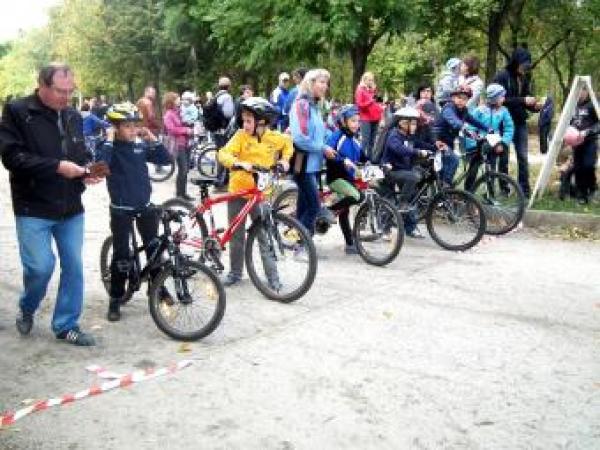 Новина В Кировограде прошли детские велогонки Ранкове місто. Кропивницький
