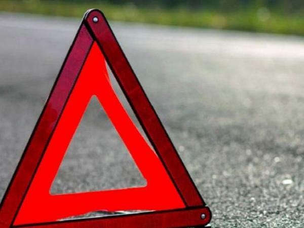 Новина Кіровоградщина: Двоє молодиків на викраденому авто збили на дорозі жінку Ранкове місто. Кропивницький