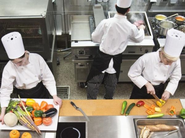 Новина Для кухарів на Кіровоградщині є 28 вакансій з зарплатою до 10 тис. грн Ранкове місто. Кропивницький