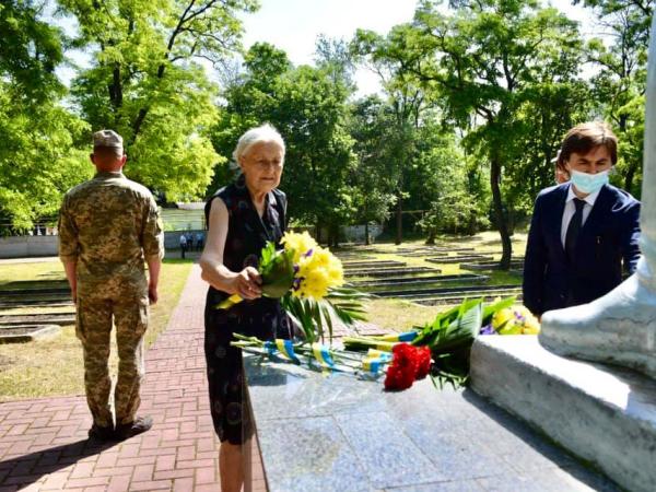 Новина У Кропивницькому вшанували пам'ять жертв війни в Україні Ранкове місто. Кропивницький