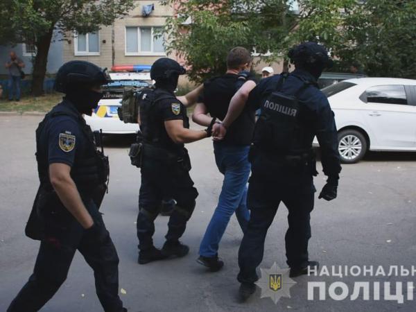 Новина Кропивницький: Підозрюваний направив на поліцейського пістолет Ранкове місто. Кропивницький