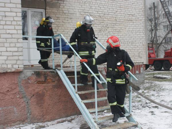 Новина Кропивницькі рятувальники відпрацьовували професійні навики в обласній лікарні (ФОТО) Ранкове місто. Кропивницький