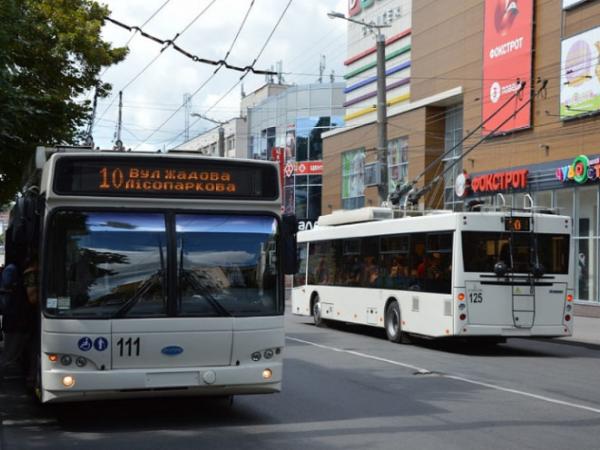 Новина Кропивницький: У тролейбусі № 10 сталася бійка через маску Ранкове місто. Кропивницький