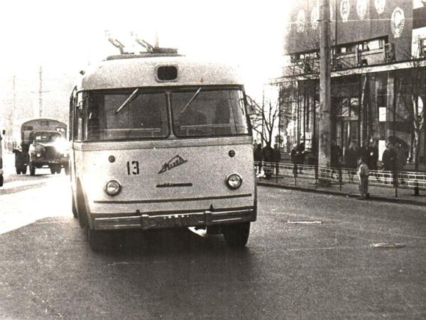 Новина Тролейбусному рухові в Кропивницькому — півстоліття Ранкове місто. Кропивницький
